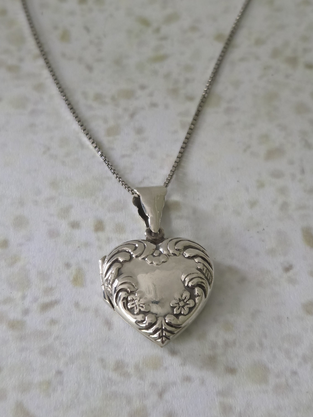 Vintage Heart Locket Necklace - Silver